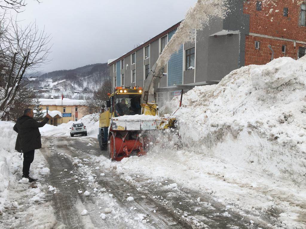 ORDU’DA KAR TEMİZLEME ÇALIŞMALARI SÜRÜYOR
